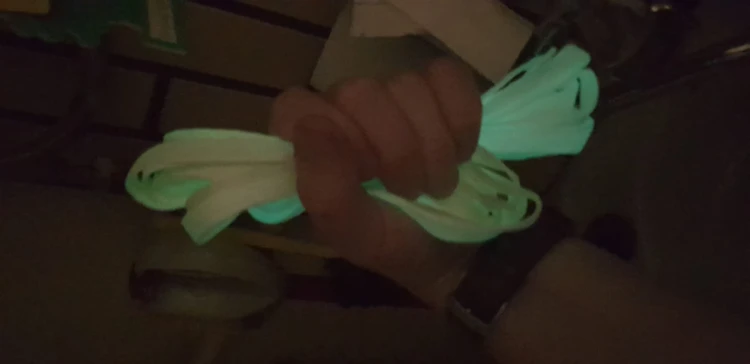 Sznurówki świecące w ciemności fluorescencyjne 120 cm mix kolorów