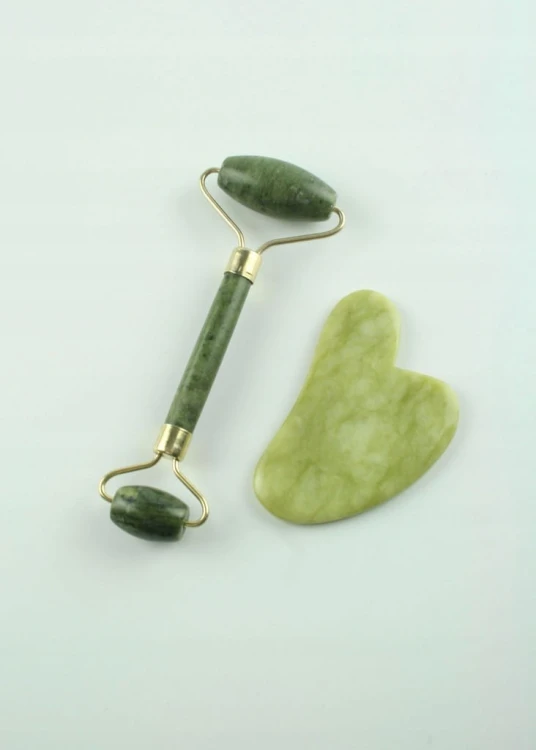 Masażer z jadeitu JADE do twarzy Roller kamienny dwustronny gua sha kamień