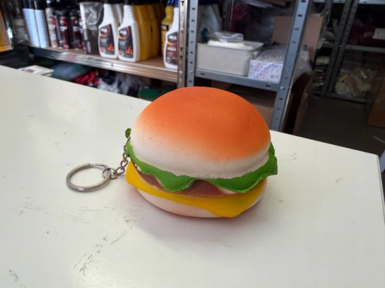Squishy gniotek antystresowy Hamburger 8x5 cm miękki pachnący brelok